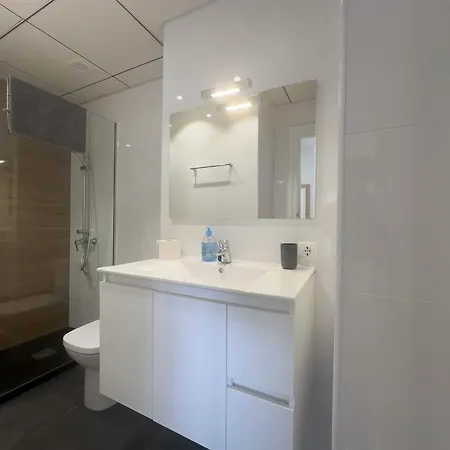 Beachfront Primera Linea 3-04