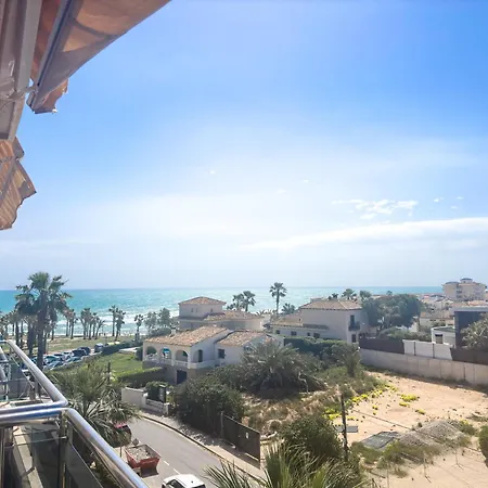 Beachfront Primera Linea 3-04 Apartment *
